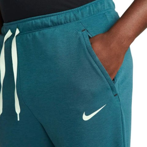 Spodnie męskie Nike Dri-FIT Tottenham Hotspur Travel zielone DB7878 397 Spodnie męskie Nike Dri-FIT Tottenham Hotspur Travel zielone DB7878 397