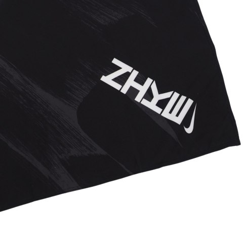 Chusta bandanka Nike Dri-Fit czarna N1003501958 Chusta bandanka Nike Dri-Fit czarna N1003501958