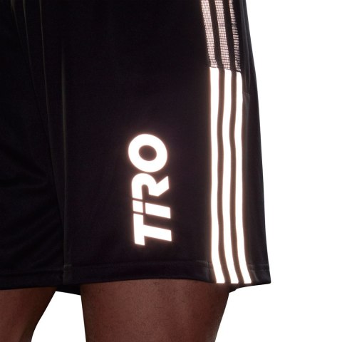 Spodenki męskie adidas Tiro Short Reflective Wording GQ1038 Spodenki męskie adidas Tiro Short Reflective Wording GQ1038