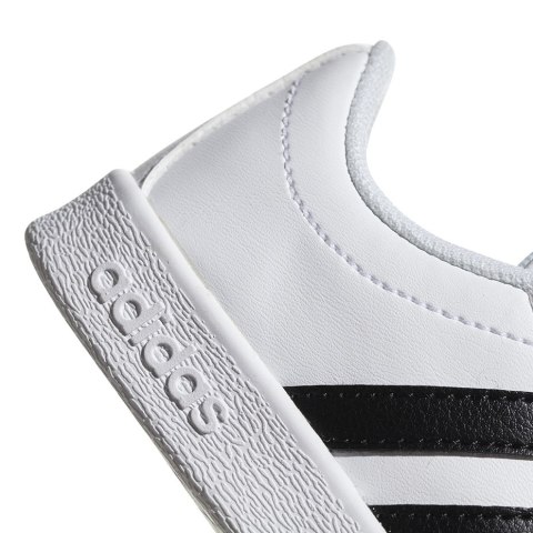 Buty dla dzieci adidas VL Court 2.0 CMF I biało-czarne DB1839 Buty dla dzieci adidas VL Court 2.0 CMF I biało-czarne DB1839