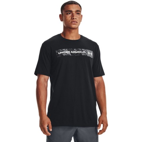 Koszulka męska Under Armour Camo Chest Stripe SS czarna 1376830 001 Koszulka męska Under Armour Camo Chest Stripe SS czarna 1376830 001