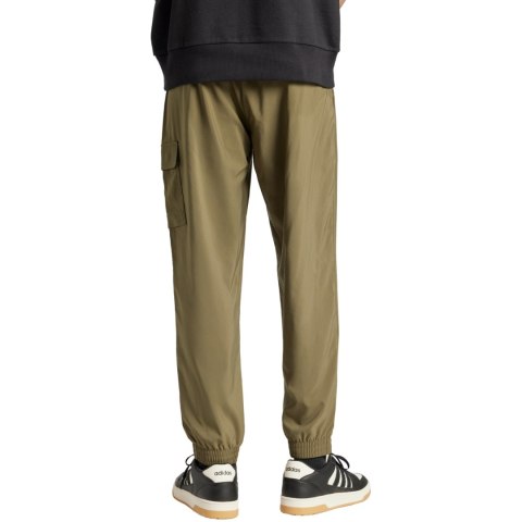 Spodnie męskie adidas Essentials Small Logo Cargo oliwkowe JD1824 Spodnie męskie adidas Essentials Small Logo Cargo oliwkowe JD1824