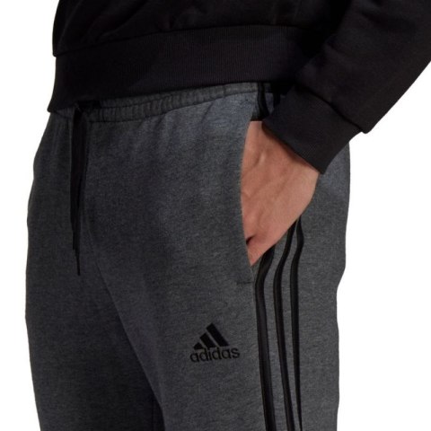 Spodnie adidas Essentials Tapered Cuff 3 Stripes M GK8826