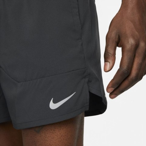 Spodenki Nike Dri-FIT Stride M DM4755-010