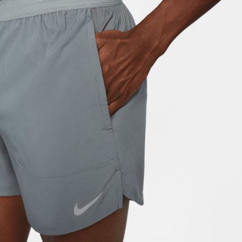 Spodenki Nike Dri-FIT Stride M DM4755-084 Spodenki Nike Dri-FIT Stride M DM4755-084